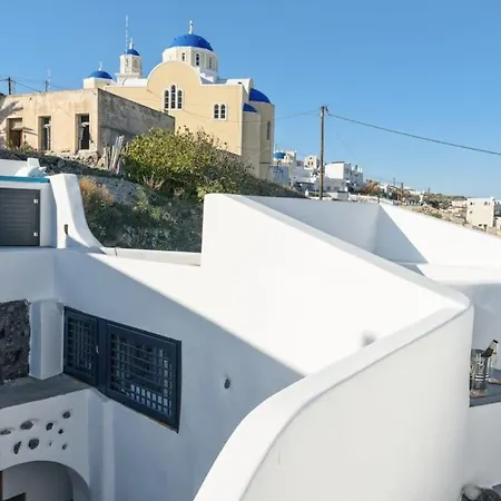 Santorini Traditional Apt With Private Hot Tub Firá