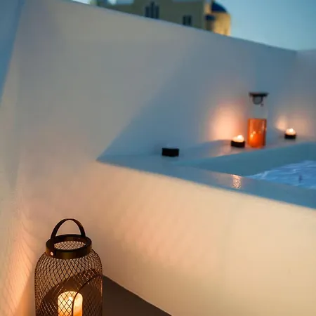 Santorini Traditional Apt With Private Hot Tub Appartement Firá
