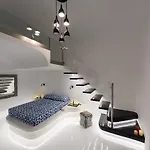 Santorini Traditional Apt With Private Hot Tub Lägenhet