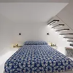 Santorini Traditional Apt With Private Hot Tub Lägenhet *