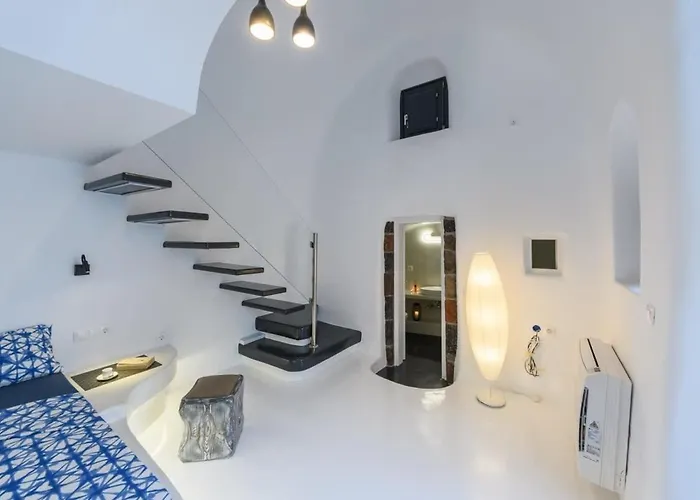 Santorini Traditional Apt With Private Hot Tub Apartamento