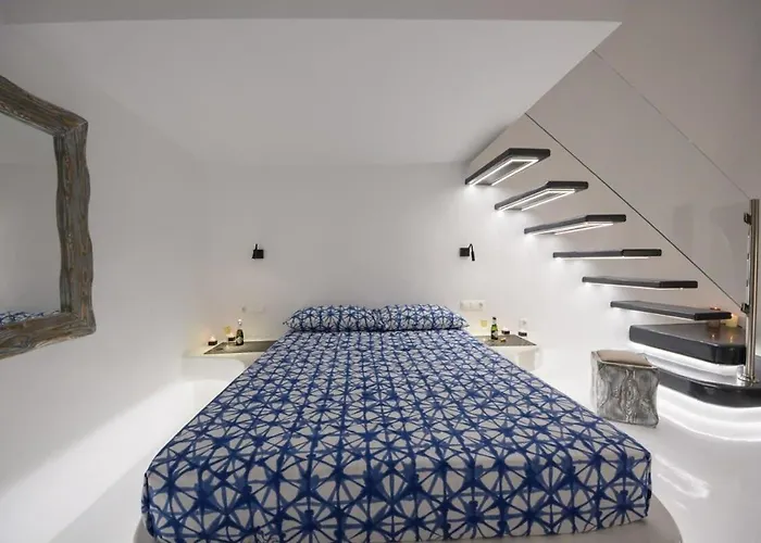Santorini Traditional Apt With Private Hot Tub Apartamento *