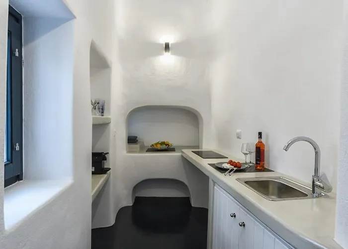 Santorini Traditional Apt With Private Hot Tub Apartamento