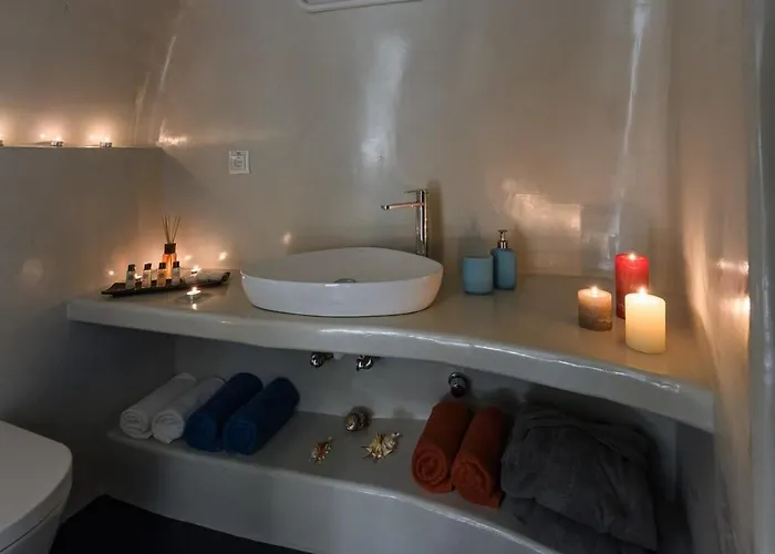 Santorini Traditional Apt With Private Hot Tub Apartamento *