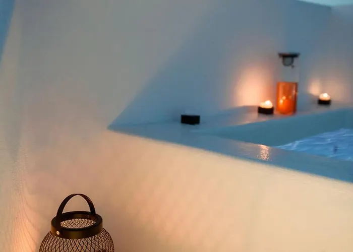 Santorini Traditional Apt With Private Hot Tub Apartamento Fira (Santorini)