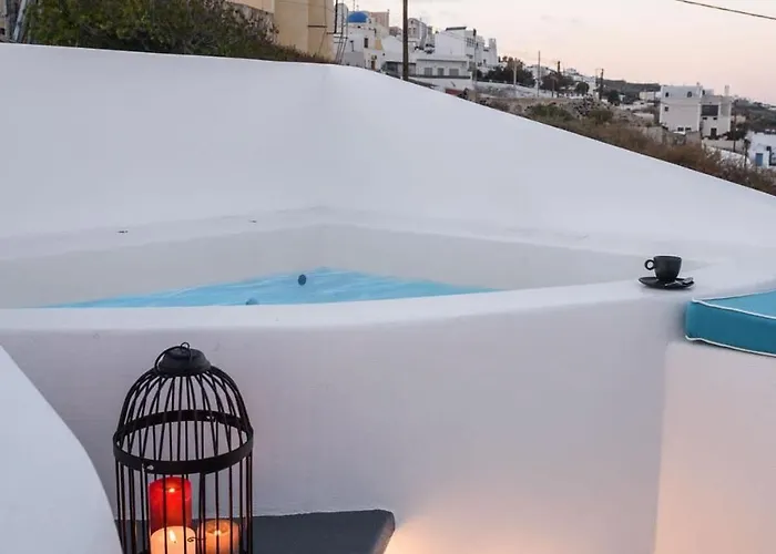 Santorini Traditional Apt With Private Hot Tub Apartamento Fira (Santorini)